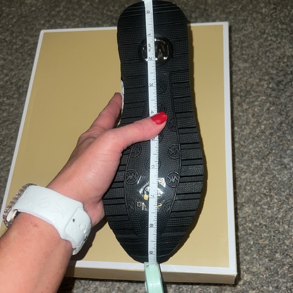 Michael Kors Billie trainer sneakers. 6 - Picture 9 of 11